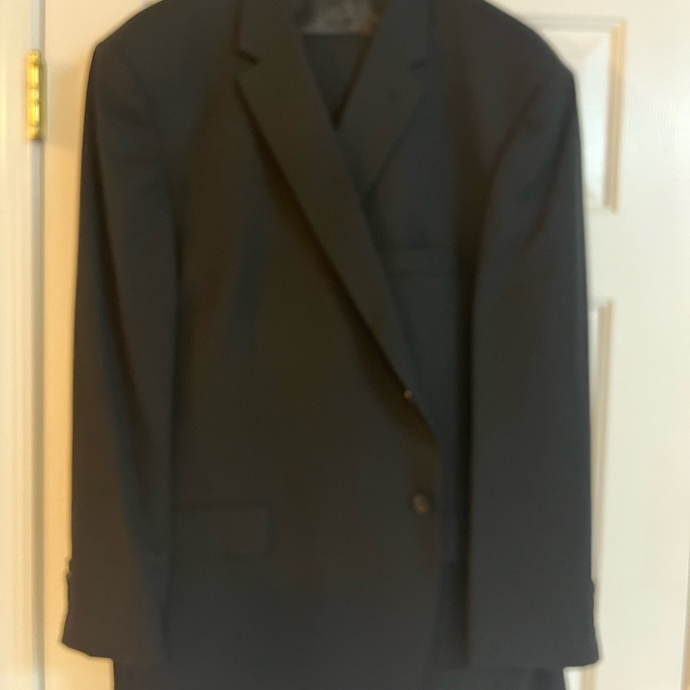 Men’s Navy Blue Suit Size 52R